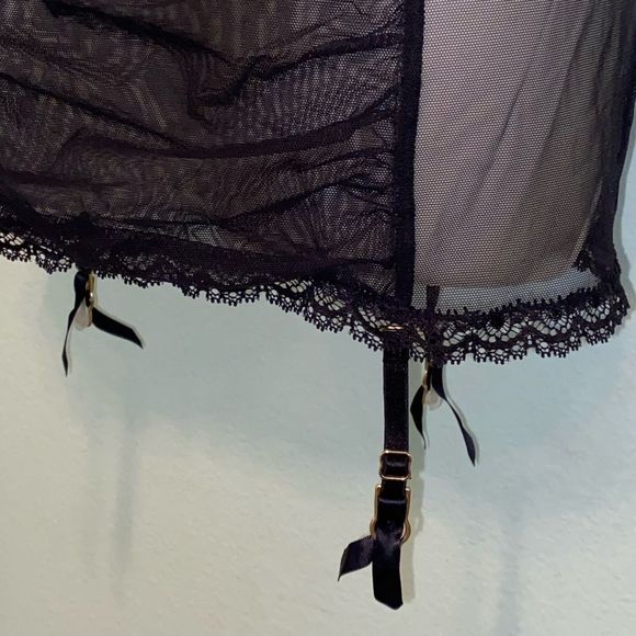 New VICTORIA’S SECRET Lingerie Leopard Print with Garters 36C - Picture 5 of 6